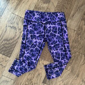 Constantly Varied Gear CVG purple lighting Capri leggings size XL